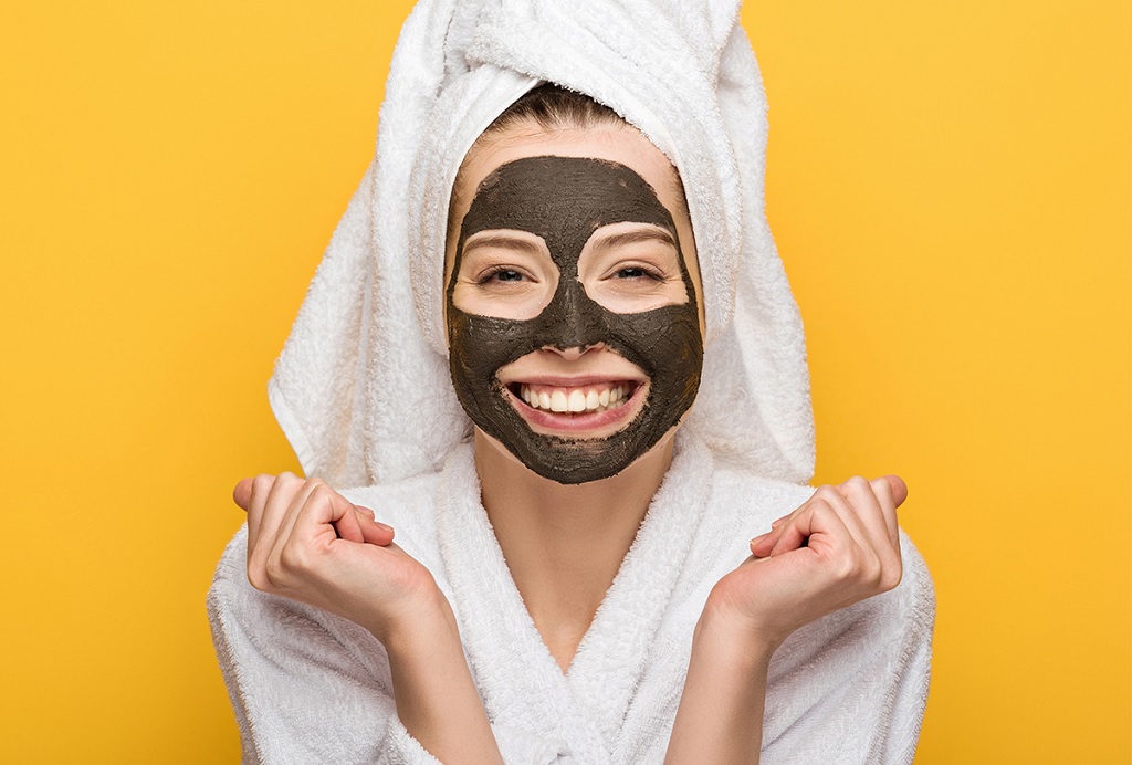 Get Glowing Skin Using Face Mask
